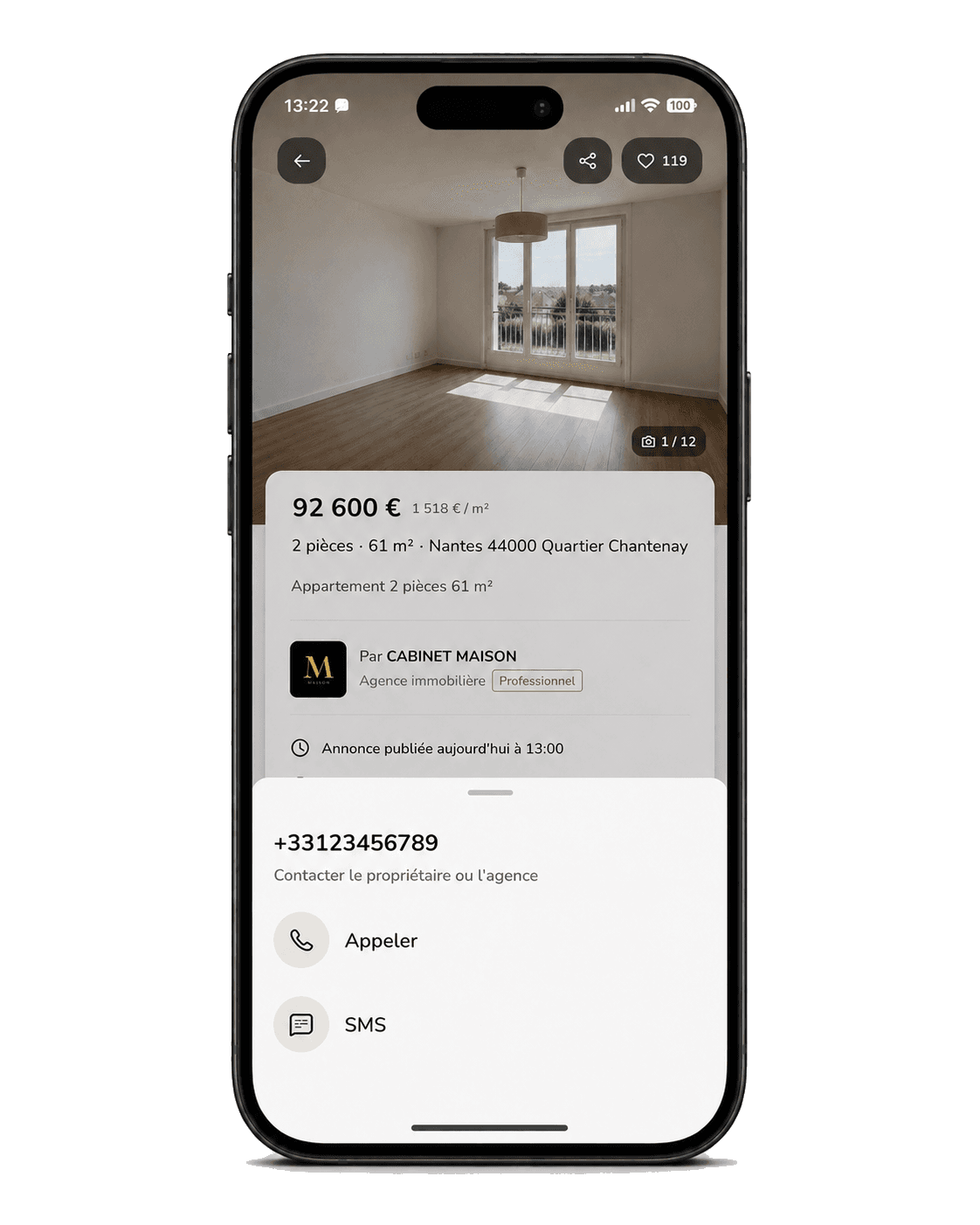 Annonce immobilière avec coordonnées de contact dans un téléphone.